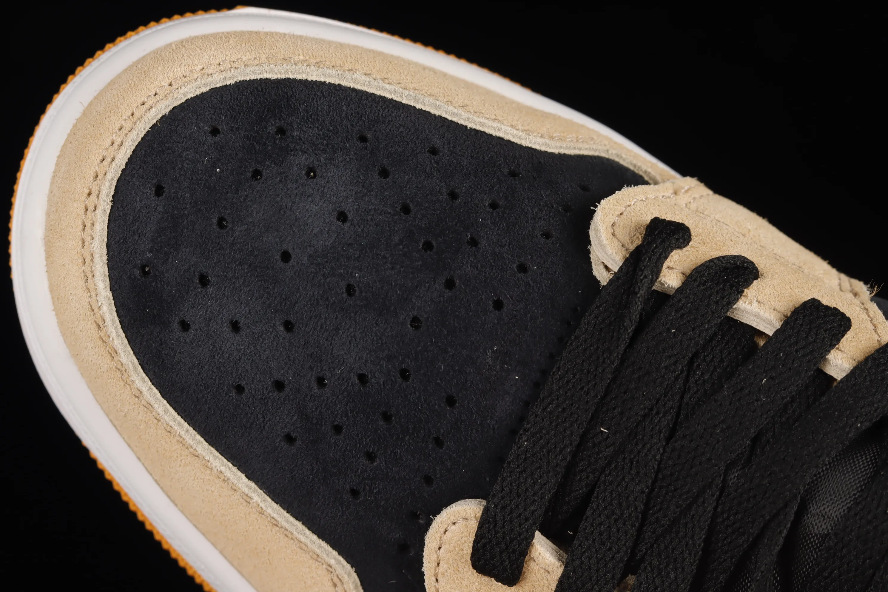 All categories Air Jordan Jordan series basketball shoes Air Jordan 1 High Air Jordan 1 Zoom CMFT AJ1 Joe 1 white, black and yellow color matching CT0978-200